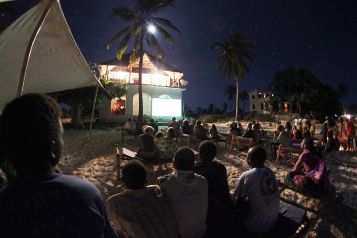 Fussball WM auf Kitereise Fußball Open Air auf Zanzibar